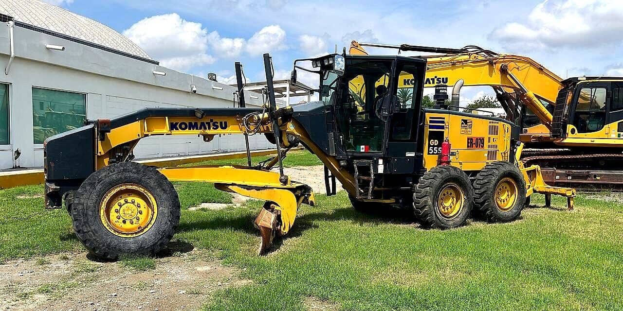 Komatsu GD555